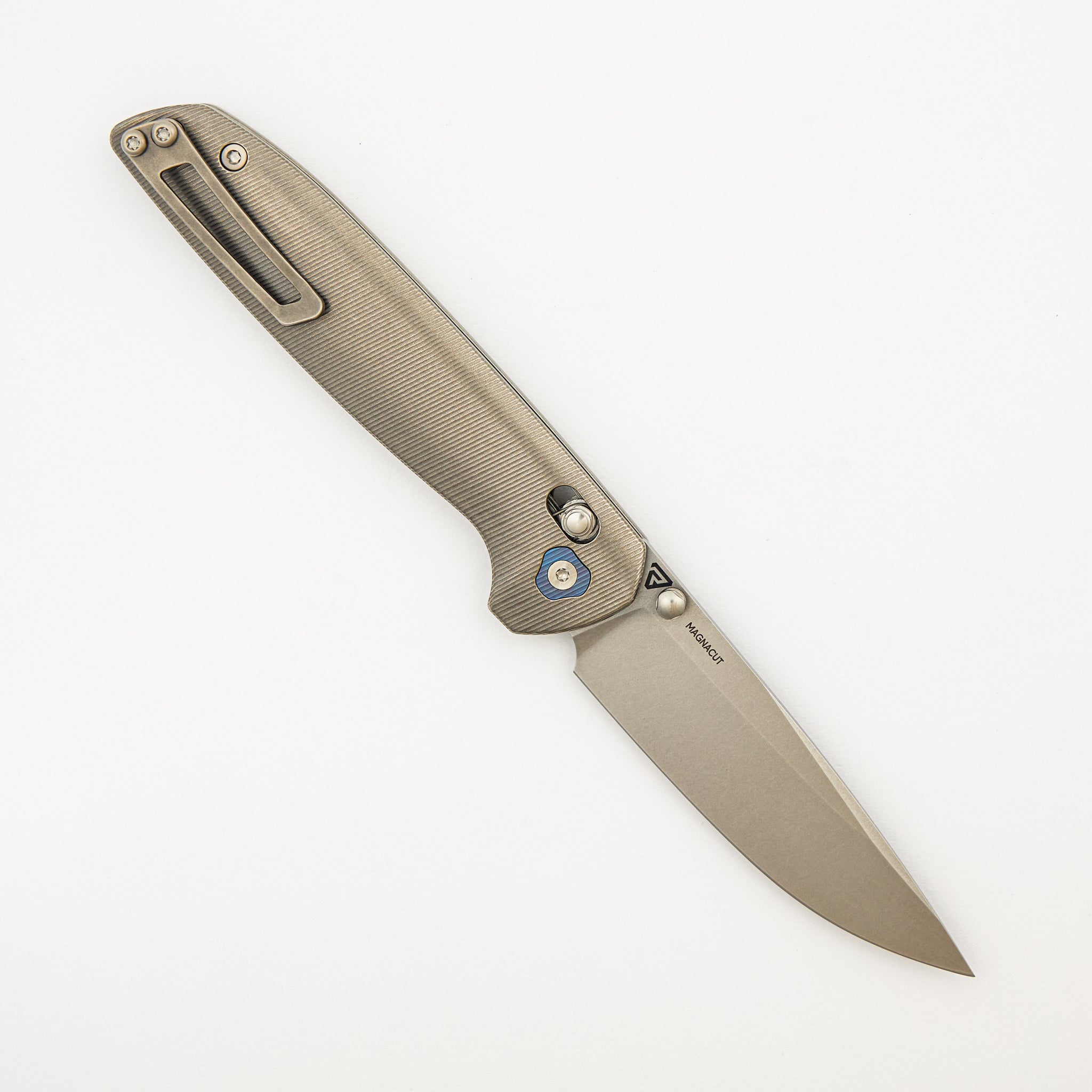 Maverick – Stonewash MagnaCut Blade – Stonewash Titanium Handle