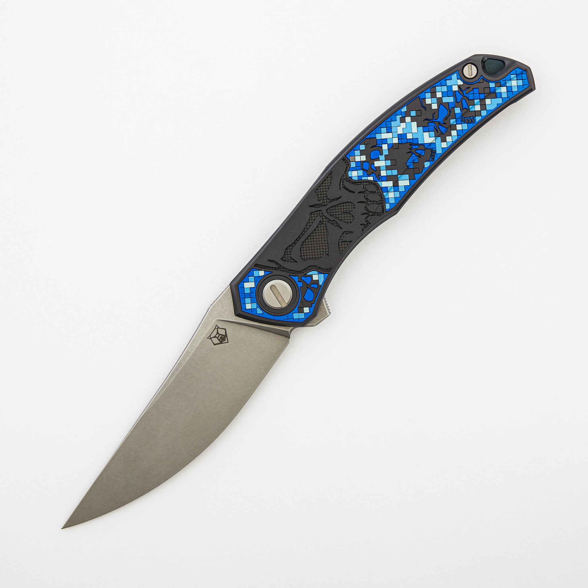 Shirogorov Knives / Ti2 Design Quantum Black Hula “Pixelated Skull” – Cromax PM Blade – MRBS