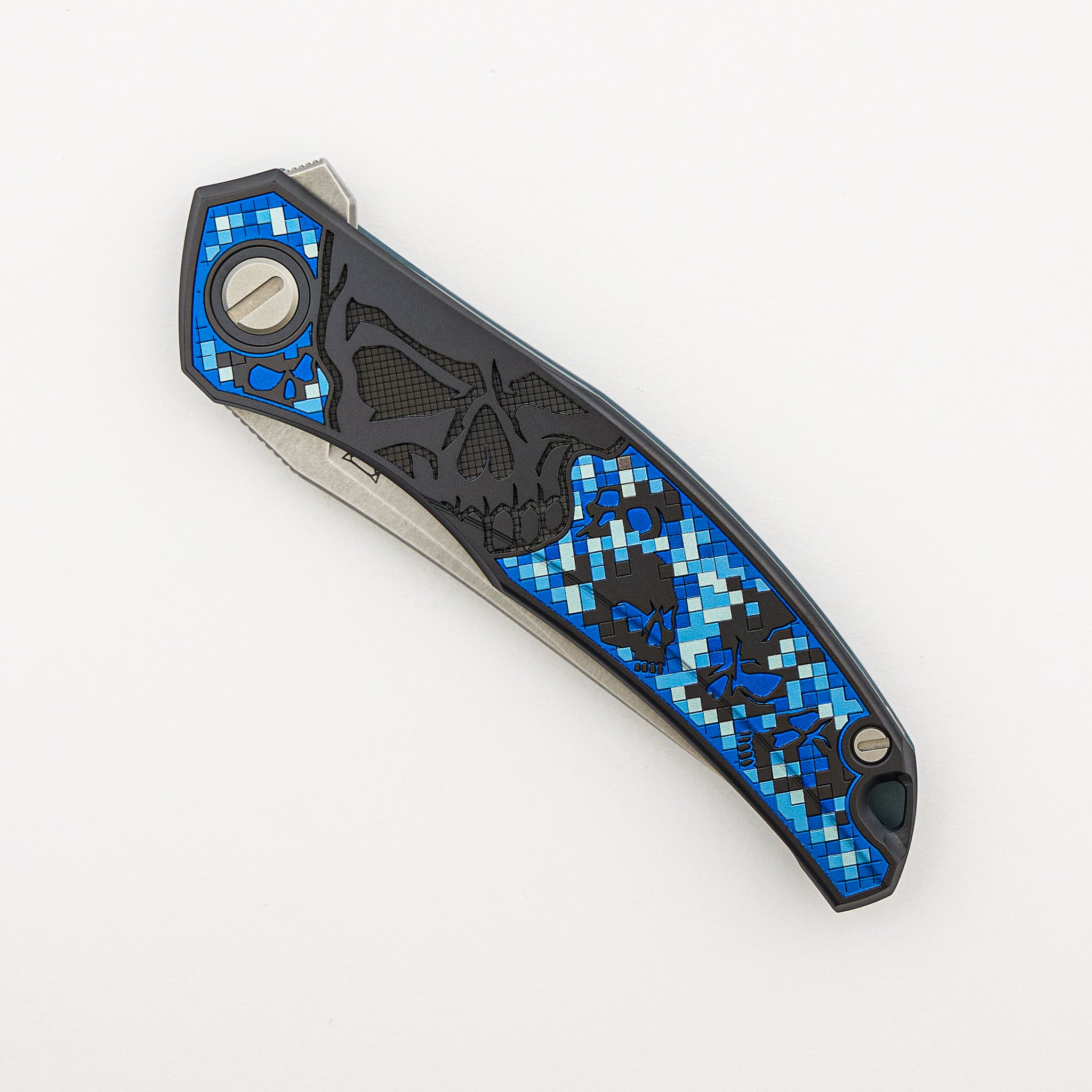 Shirogorov Knives / Ti2 Design Quantum Black Hula “Pixelated Skull” – Cromax PM Blade – MRBS - Completed
