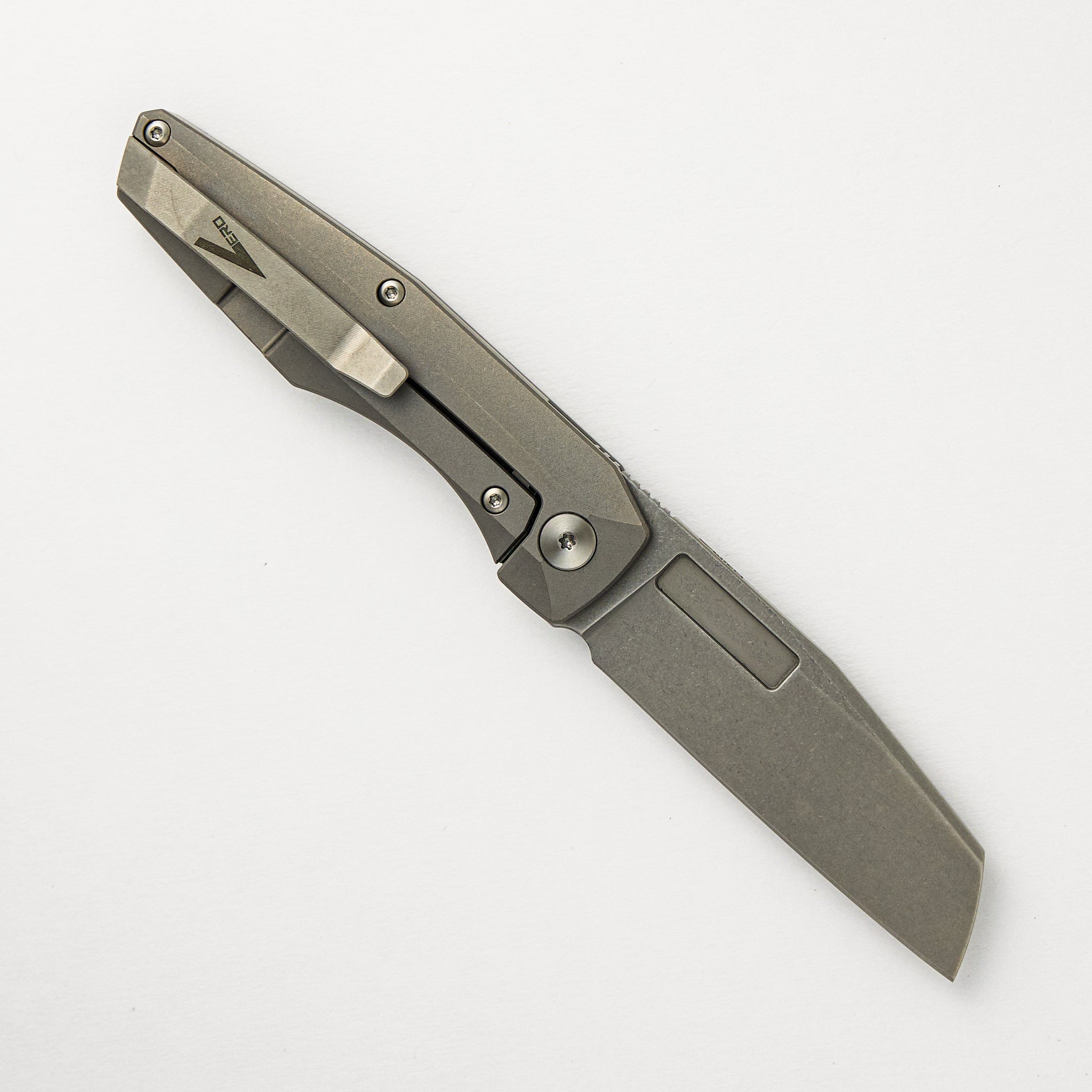 Vero Engineering Axon Frame Lock Mini Stonewash M390 Sheepsfoot Blade Stonewash Titanium Handle