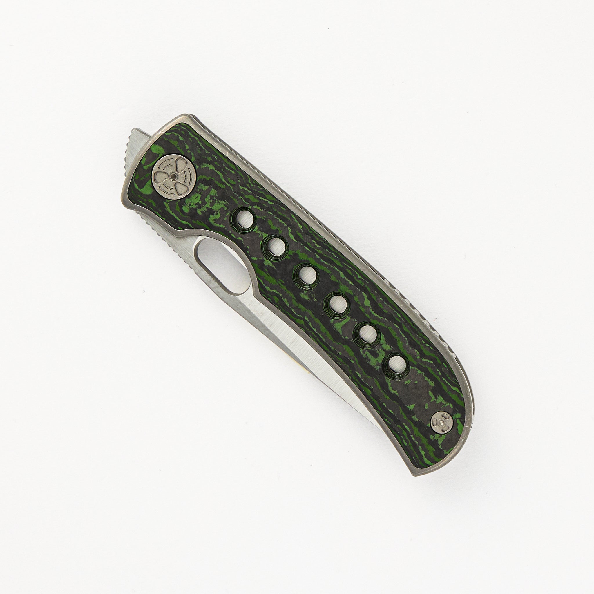 WINGMANEDC MTNT MACH 3 – M390 – TITANIUM W- GREEN FAT CARBON INLAY