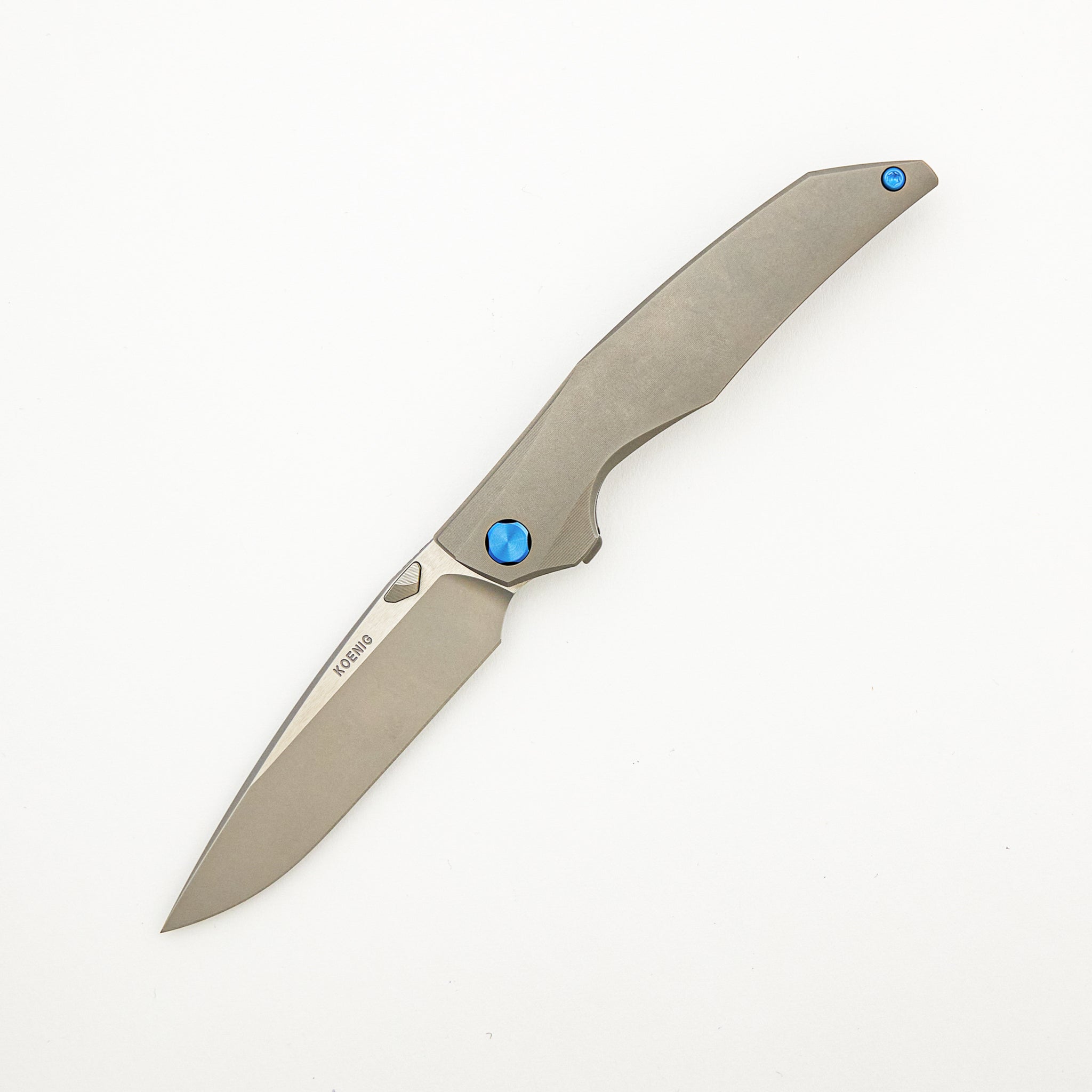 Xenon - Smooth Titanium Handle - Blue Hardware - Burnished W/ Polished Flats M390 Blade