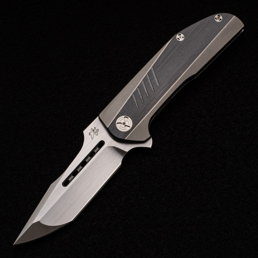 WINGMANEDC JETT - HAND SATIN M390 - TITANIUM - ZIRCONIUM