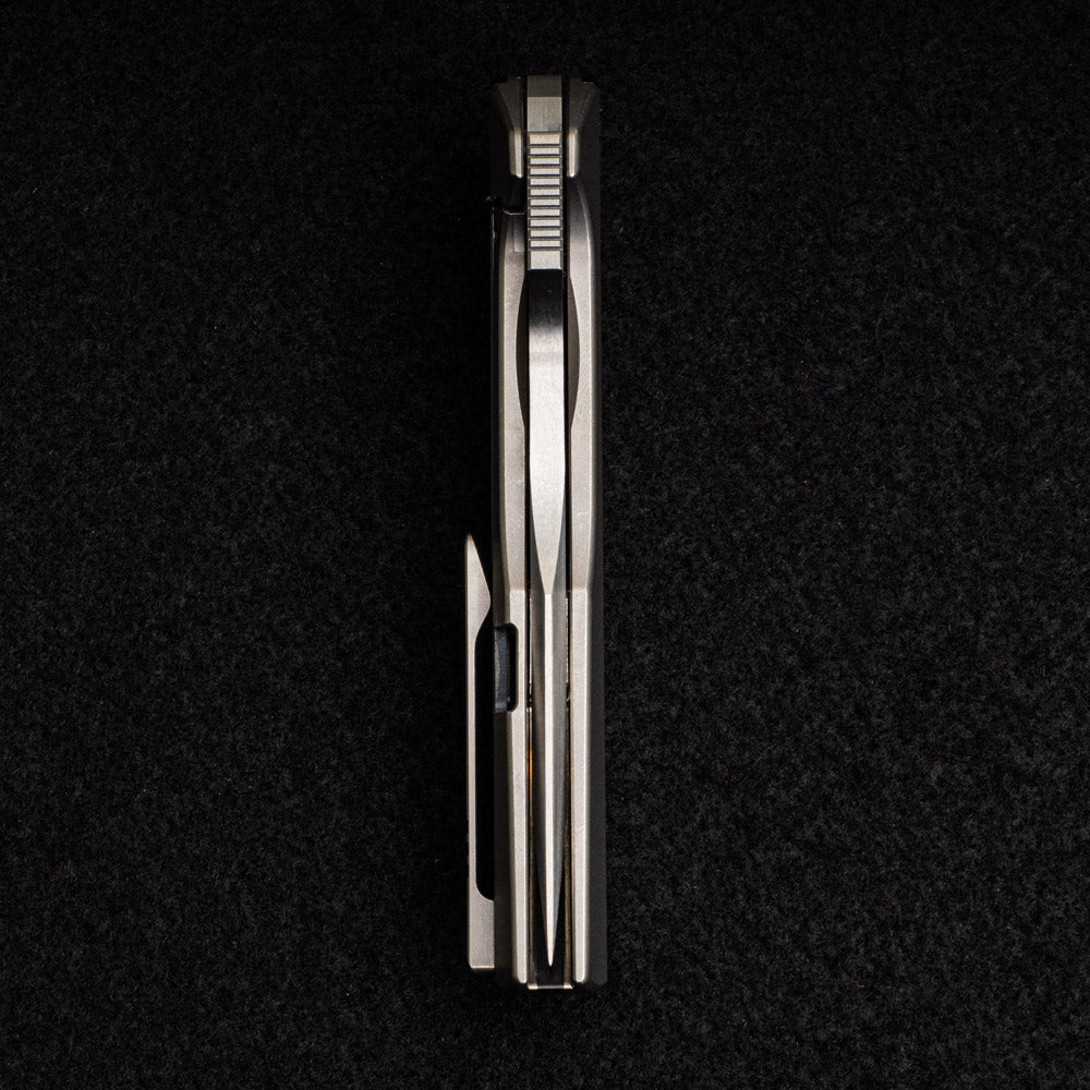 WINGMANEDC JETT - HAND SATIN M390 - TITANIUM - ZIRCONIUM