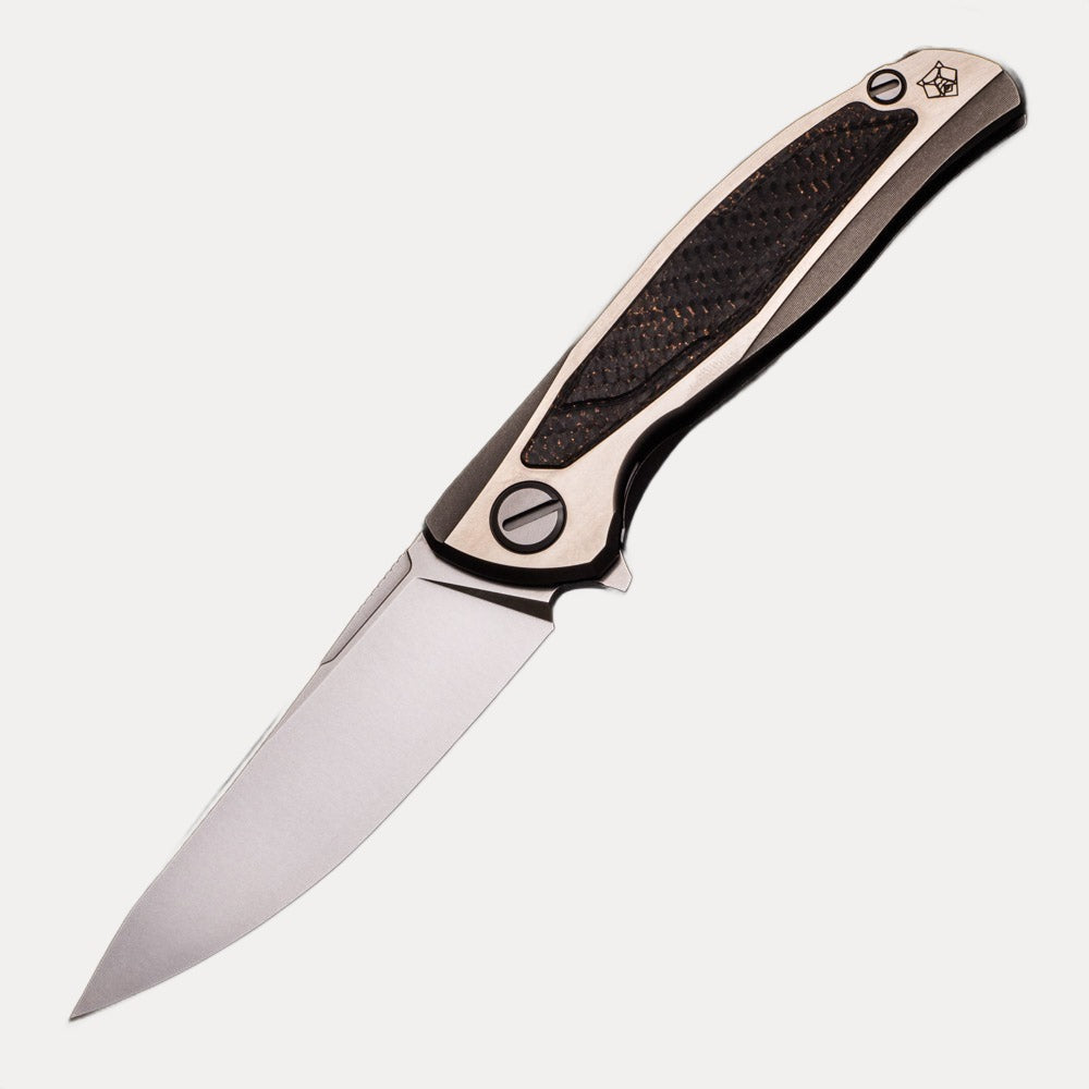 SHIROGOROV F95R NL – TKI 2021 NASHVILLE SHOW EXCLUSIVE – M390 BLADE – STONEWASHED TITANIUM HANDLE W- BRONZE CARBON FIBER INLAY – MRBS