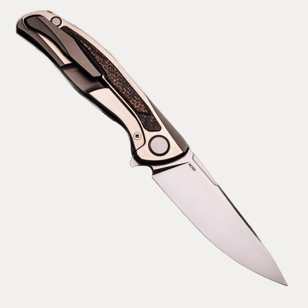 SHIROGOROV F95R NL – TKI 2021 NASHVILLE SHOW EXCLUSIVE – M390 BLADE – STONEWASHED TITANIUM HANDLE W- BRONZE CARBON FIBER INLAY – MRBS