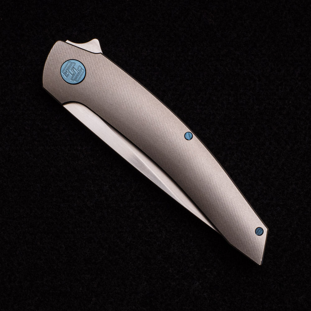 Hog House Knives Model T – M390 BLADE W- SATIN FLATS – TI W- LIGHT BLUE