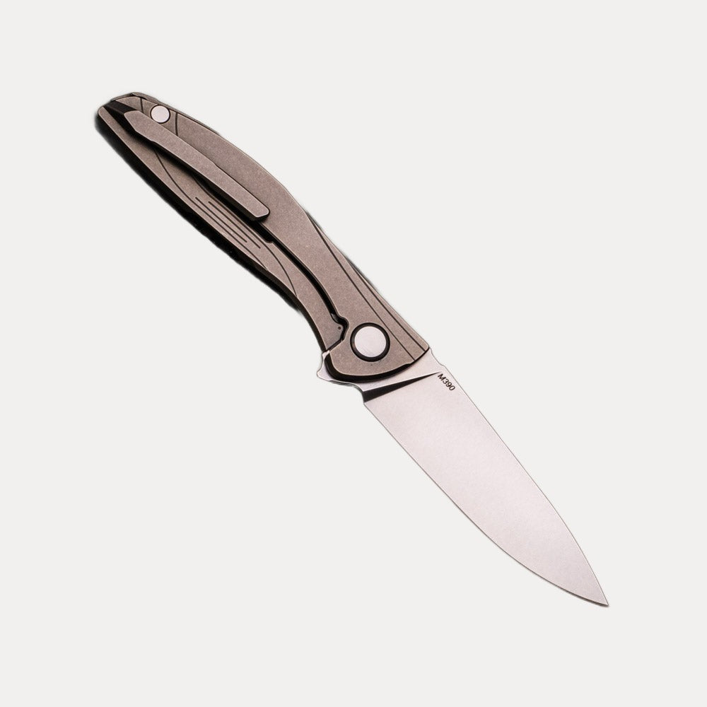 SHIROGOROV HATION LITE – M390 BLADE – WHITE CARBON FIBER & TITANIUM HANDLE – MRBS