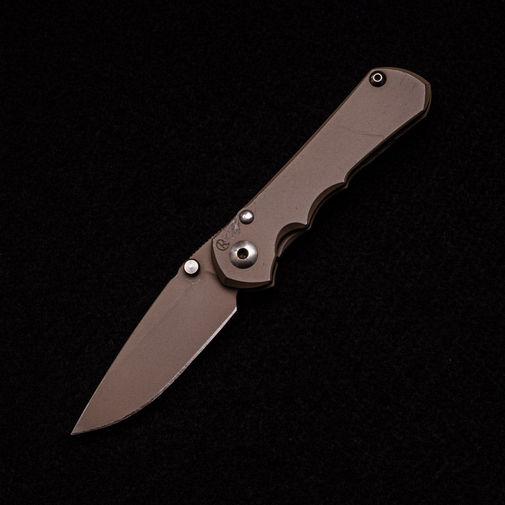 CHRIS REEVE SMALL INKOSI FLAT DARK EARTH – S35VN DROP POINT BLADE