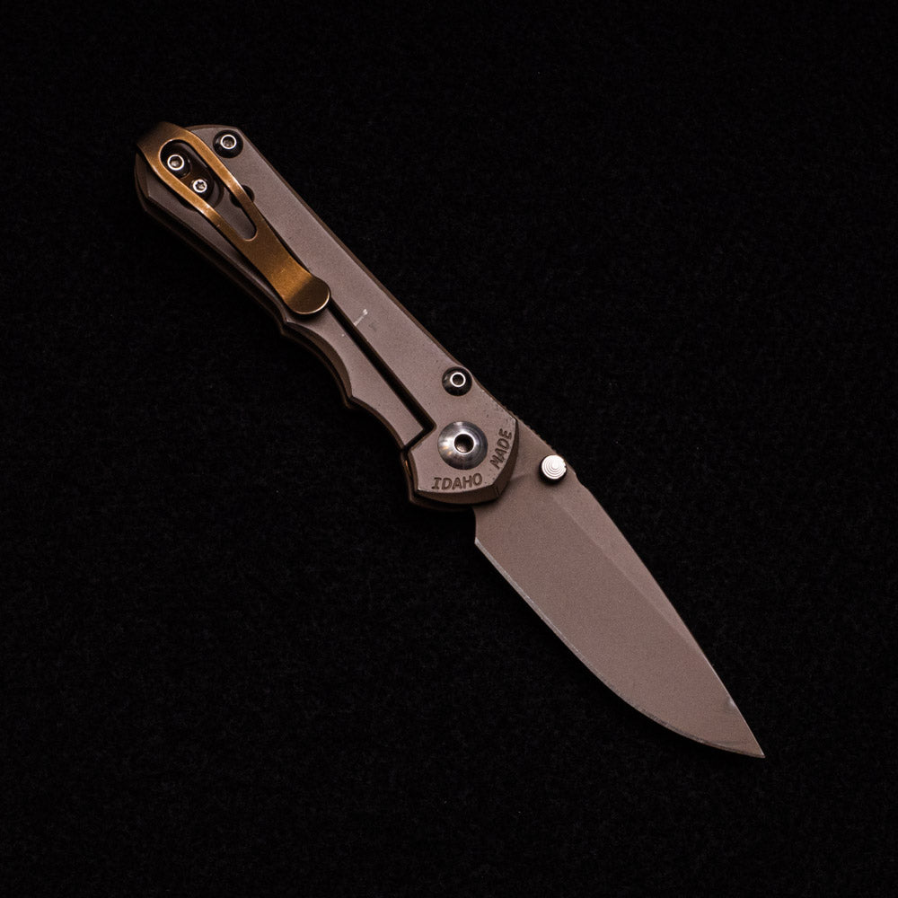 CHRIS REEVE SMALL INKOSI FLAT DARK EARTH – S35VN DROP POINT BLADE