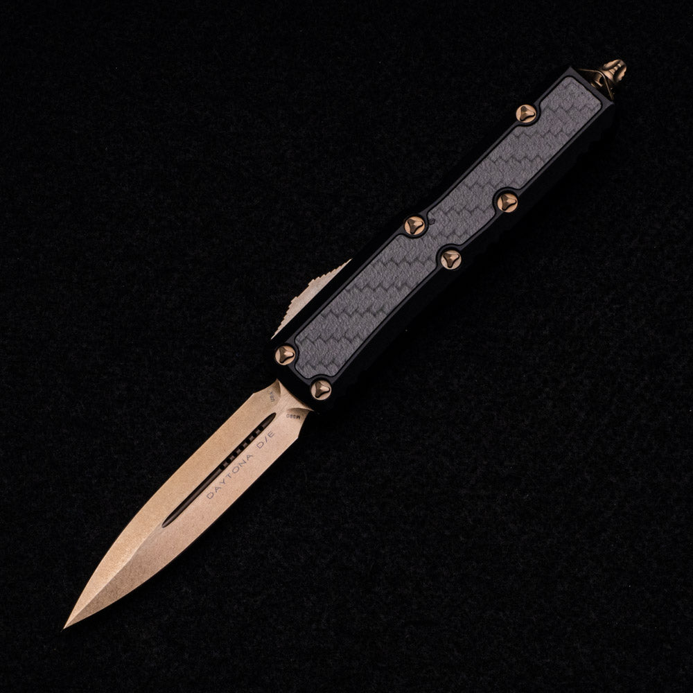 Microtech Daytona – D-E – Signature Series – Bronzed Standard Carbon Fiber Inlay 126-13 CFIS