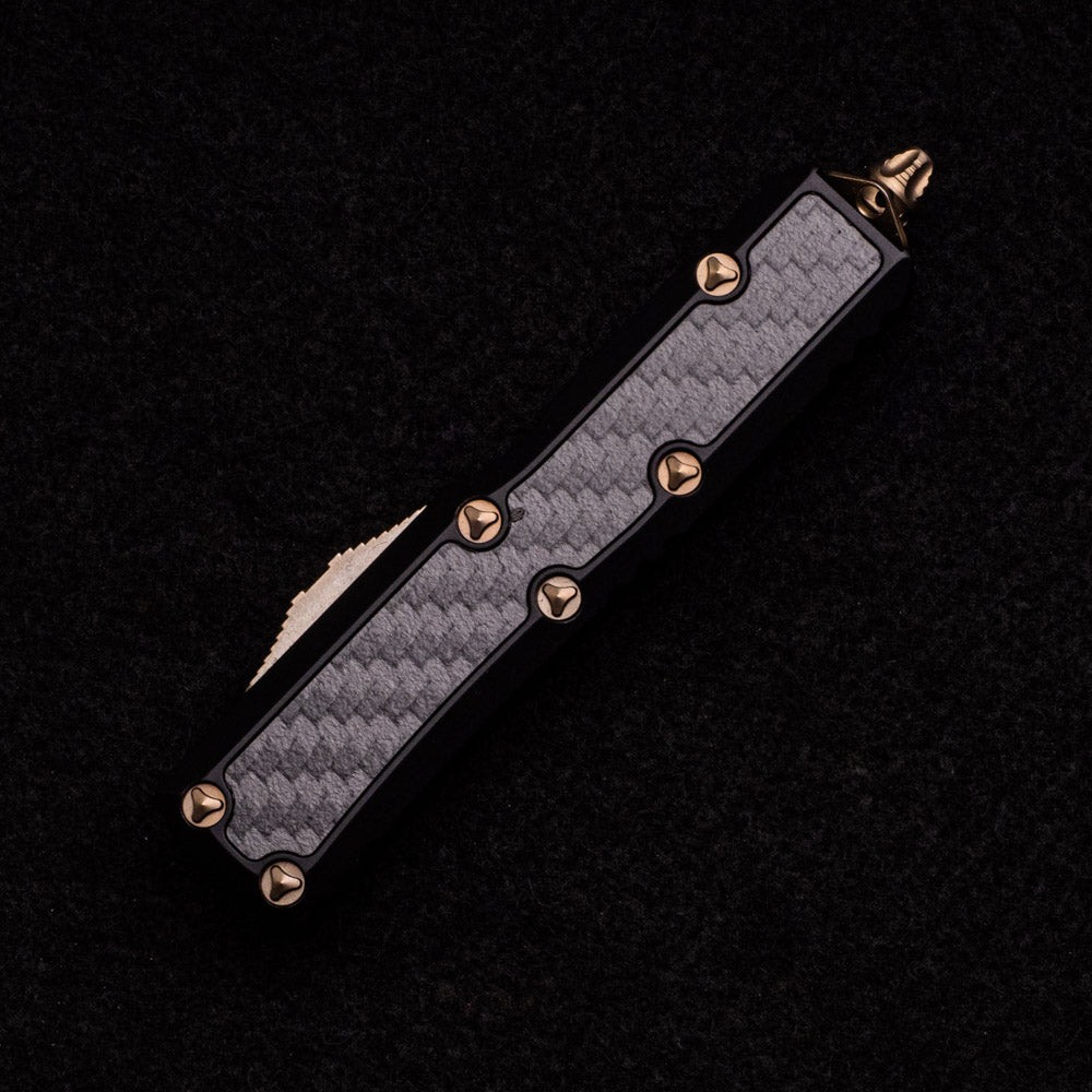 Microtech Daytona – D-E – Signature Series – Bronzed Standard Carbon Fiber Inlay 126-13 CFIS