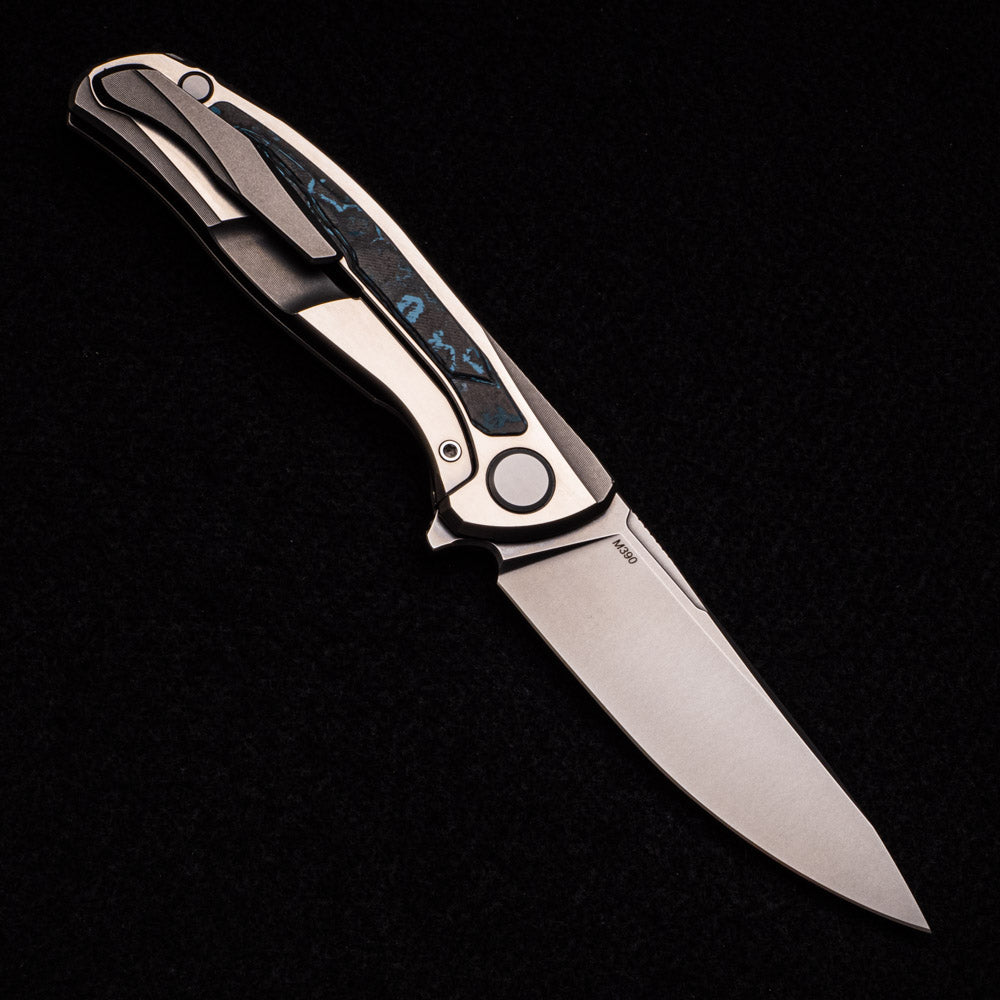 SHIROGOROV F95R NL – M390 BLADE – STONEWASHED TITANIUM HANDLE W- “ARCTIC STORM” CARBON FIBER INLAY- MRBS