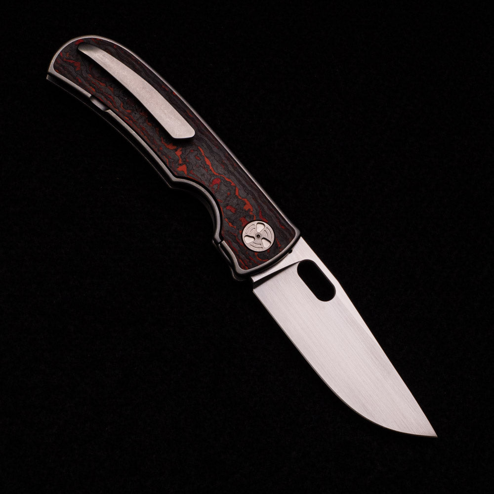 WINGMANEDC MTNT MACH 3 – HAND SATIN M390 – TITANIUM W- RED FAT CARBON INLAY