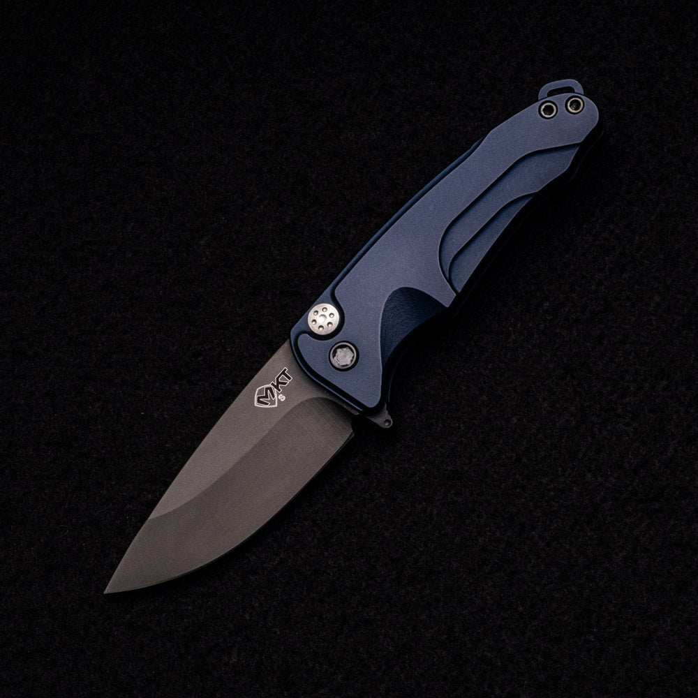 Medford Smooth Criminal – Blue Aluminum Handle – Black PVD S35VN Blade