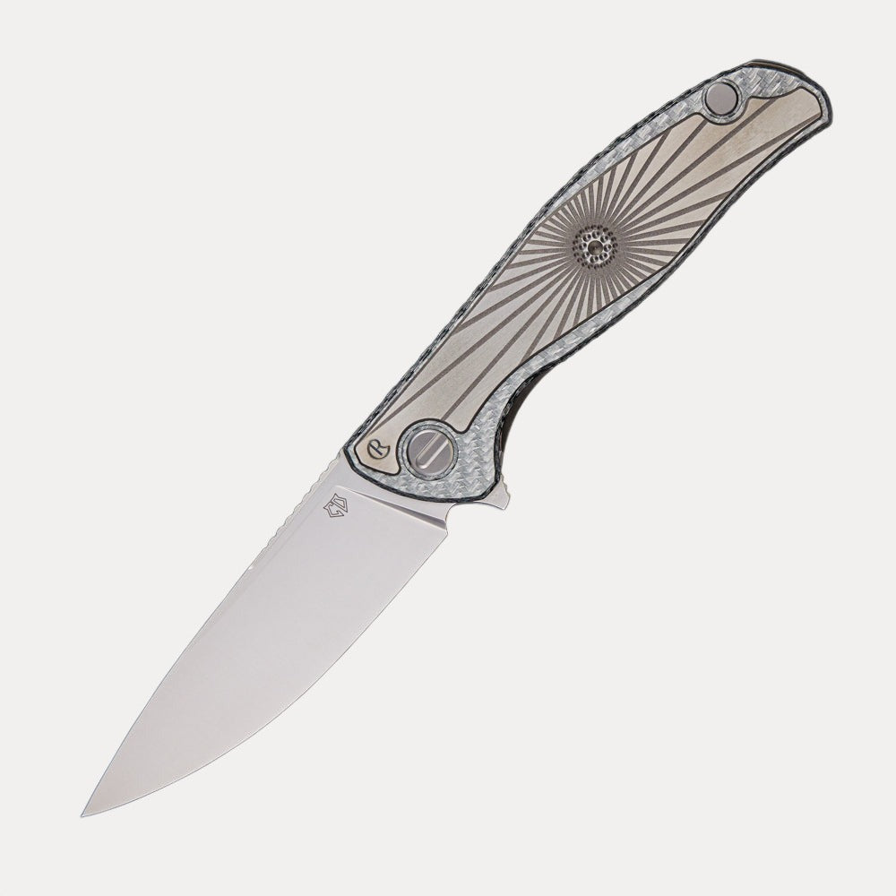 Shirogorov / Chris Reeve UniHati – F95 Unique Graphic Custom Division – Silver