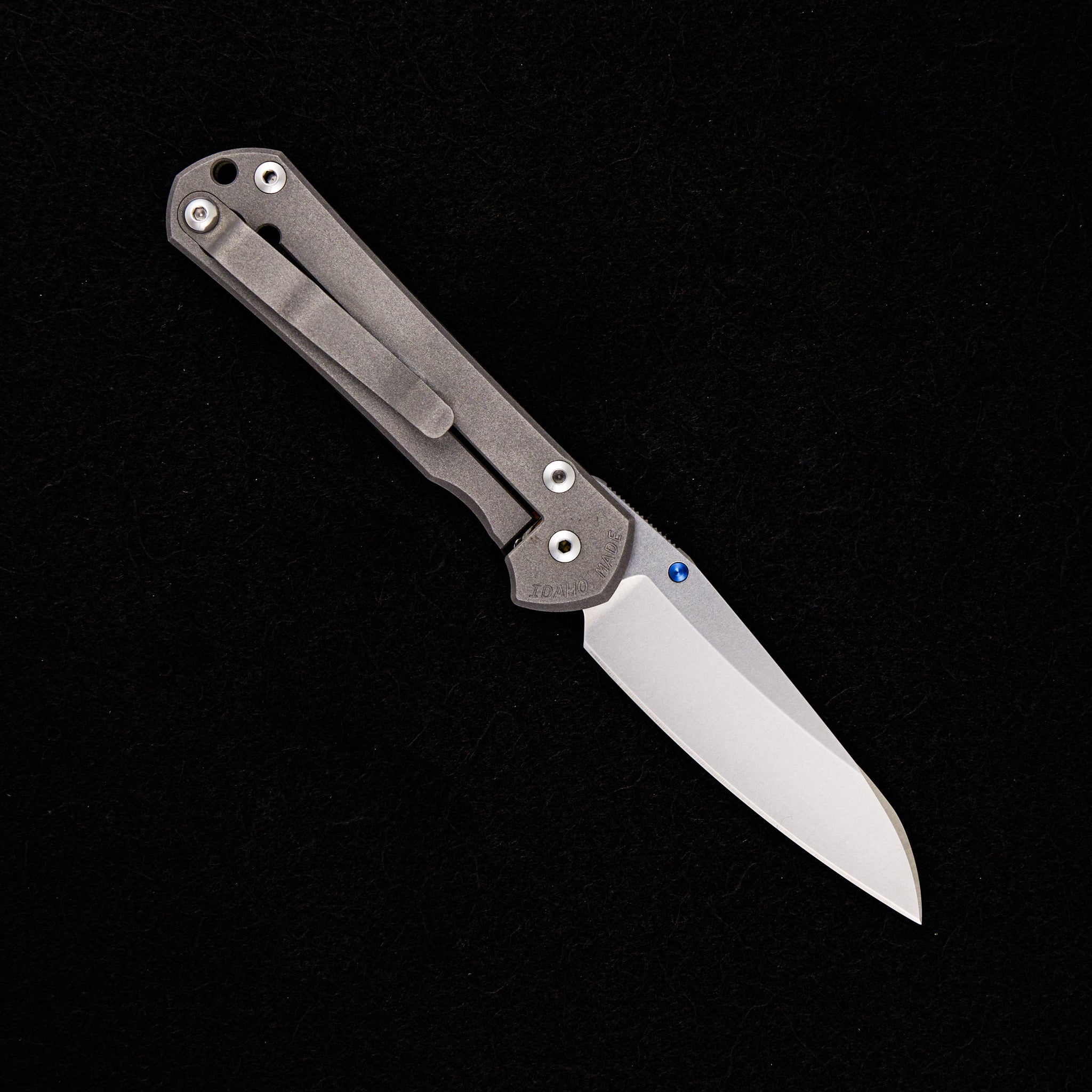 CHRIS REEVE SMALL SEBENZA 31 – TITANIUM/MARBLE CARBON FIBER HANDLE – MAGNACUT INSINGO BLADE – BLUE SINGLE LUG