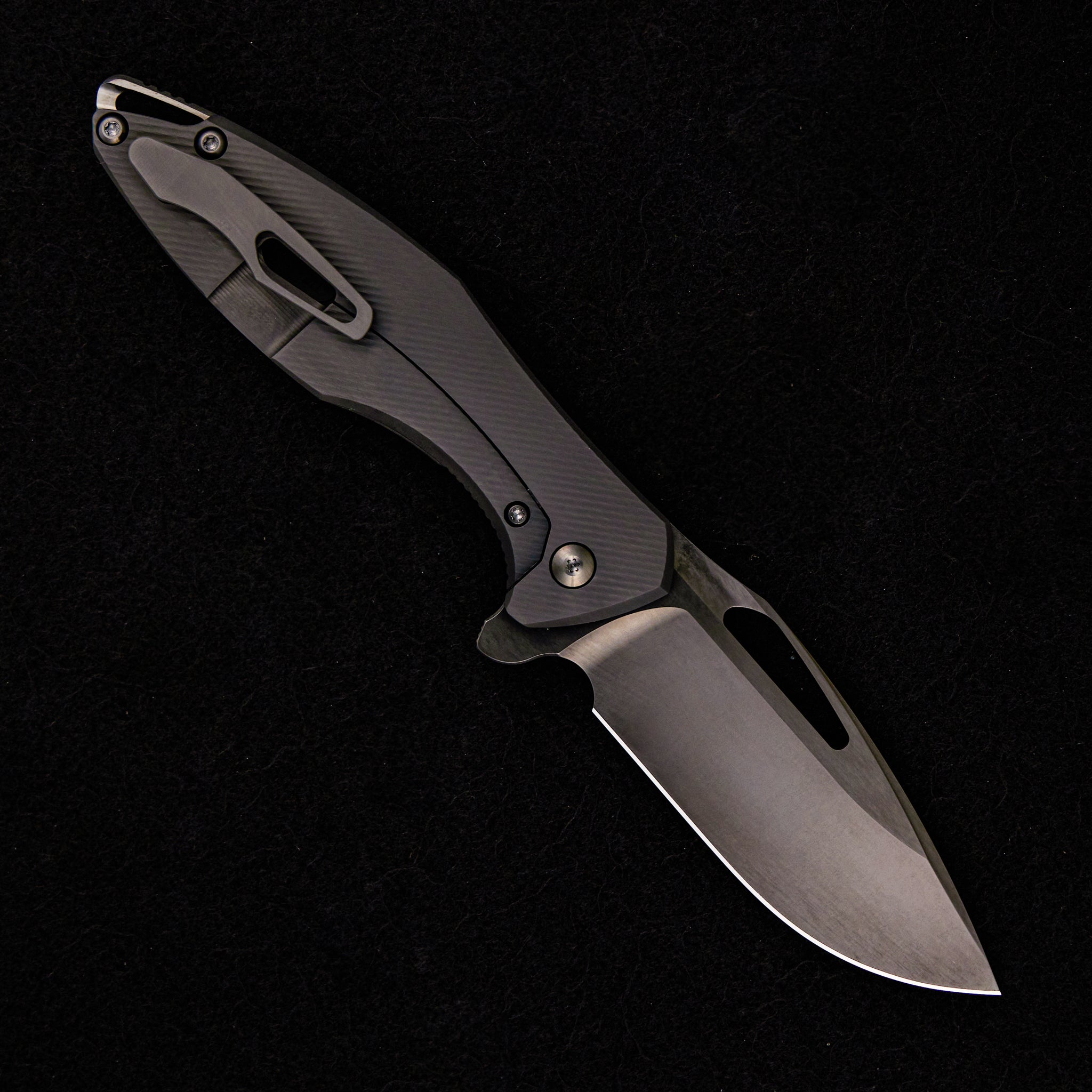 KOENIG KNIVES ARIUS – C-PATTERNED FULL DLC – TITANIUM HANDLE – DLC 20CV BRIGHTWASHED W/ PF BLADE