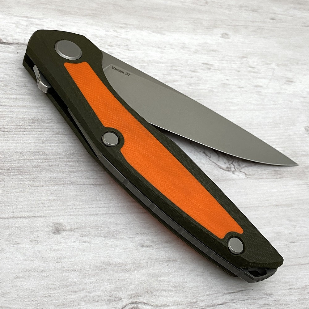 SHIROGOROV 111 - OUTDOOR SPECIAL EDITION - VANAX 37 BLADE - GREEN AND ORANGE G10 HANDLE - MRBS