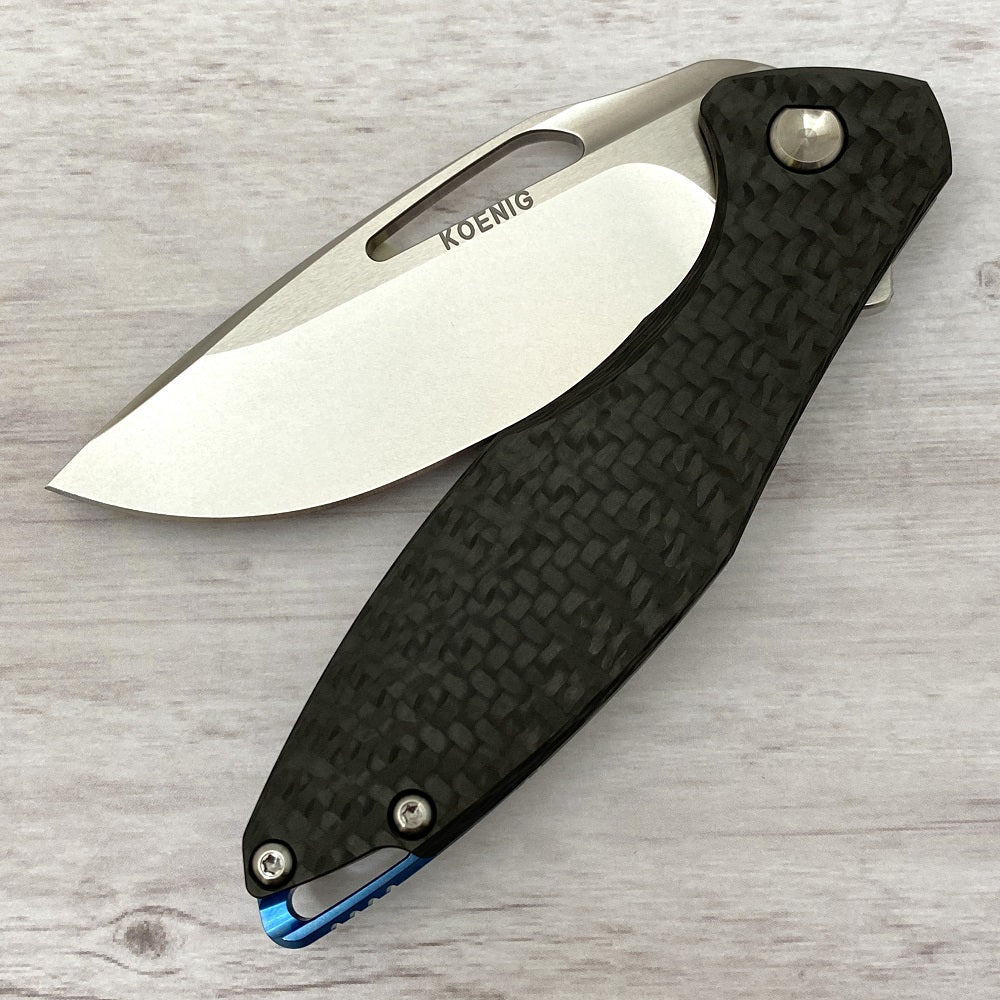 KOENIG KNIVES ARIUS - TITANIUM - CARBON FIBER HANDLE - M390 BLADE