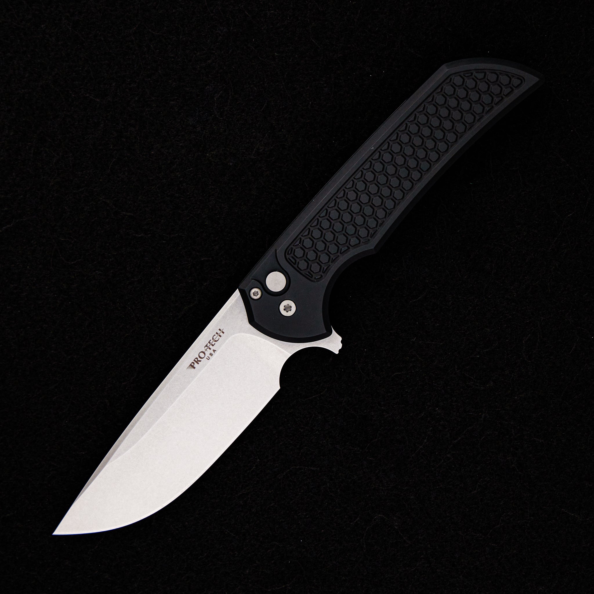 Pro-Tech Knives Mordax – MX105 – Honeycomb Textured Black Aluminum Handle – Stonewash MagnaCut Blade